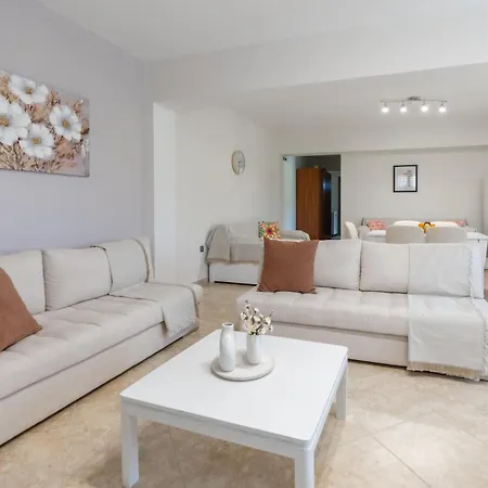 Levanda Apartment