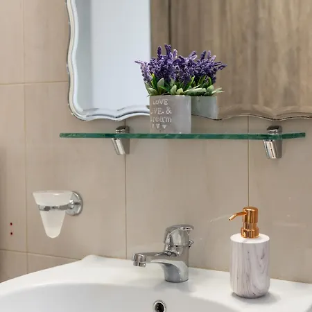 Levanda Apartment *